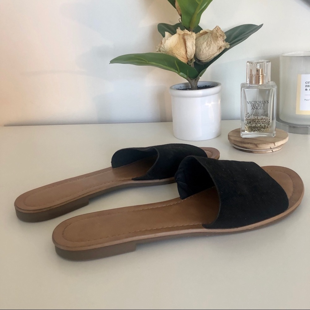 Black flat sandals